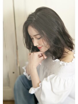 ラヴェストバイフレイスウェル(LOVEST by frace well) 黒髪でも軽く見えるロブ