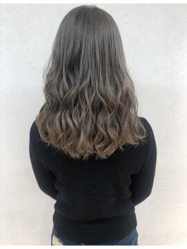 リア(Lia by KENJE) Lia　ピンクヘアからグレーに♪