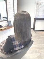 リリ(RiRi)&nbsp;透き通るグレージュカラー