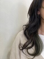 リリー LILY ヘアー メイク HAIR アンド & MAKE&nbsp;20代30代髪型◎暗髪インナー 寒色系カラー レイヤーパーマ