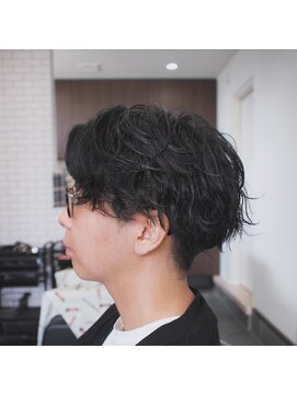 バロンズバーバーショップ(BARONS BARBER SHOP) ふわっと動く大人センターパートパーマ