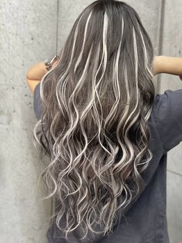 レパード(Leopard)の写真/<Leopard hair salon 併設>お友達同士でご来店も大歓迎*駅近にあるから通いやすいのも魅力◎