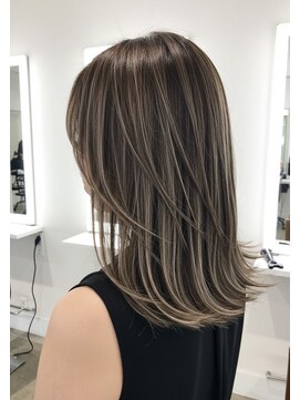 エル 新小岩(elu) 美髪/ワイドバング/レイヤーカット/くすみベージュ/新小岩駅