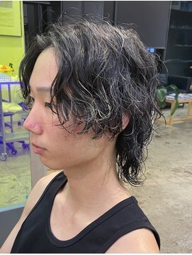 ザデイトウキョウ 表参道 青山(THE DAY TOKYO) 波巻きスパイラルセンターパート/メンズカット