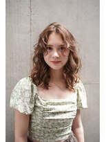 レジュアル(RESSUAL)&nbsp;ベージュカラーハイライト　セミディヘアー