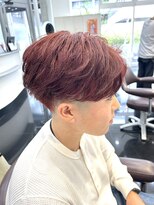 テテ(TETE)&nbsp;ワインレッド/センターパート/刈り上げ