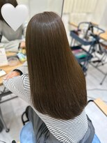 エミン(emyn) 髪質改善 ワンホンレイヤー ミルクティーブロンド ダークブルー