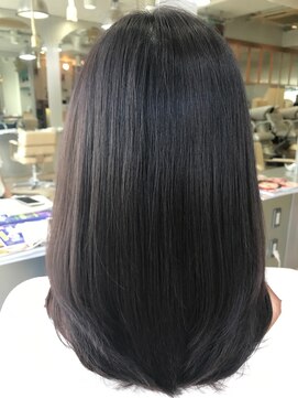 プラグ(Plug) ツヤ髪セミロング