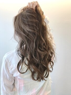 ステア メゾン(stir maison) シアーな透明感☆アッシュベージュ MAKOTO