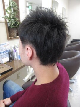 コアフィールフィス(COIFFURE fils) サイド刈り上げ×アップバング