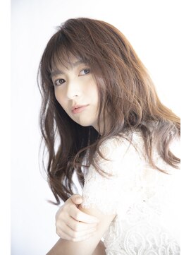 ビューティーアンドケアカロン(Beauty and Care CALON) ローライトを織り交ぜた柔らかな印象のミディアムベージュ