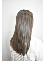 フラッグ FLAG藤井寺店&nbsp;白髪染めでもできるハイライトアッシュベージュ