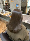 オリーブベージュ