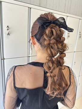 アイディー バイ ケンジ(id. by KENJE) 大人ガーリーポニーツインアレンジ