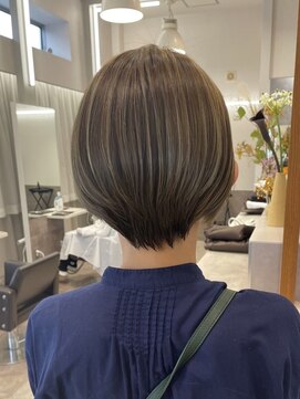 ポジ(poji) ショートボブ　髪質改善カラー　顔まわり　顔周り