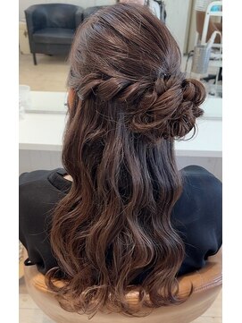 アイビス(AIBIZ) サイドお団子ハーフアップ