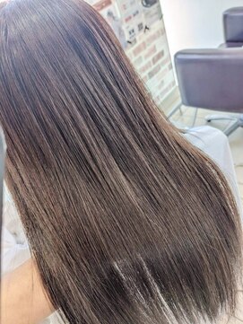 パリスパリ 衣山店(PARIS PARI) 透明感あふれるカラー