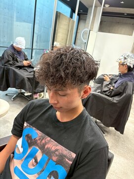 イーラ(era) スペインカールパーマ/メンズ/刈り上げ/眉毛/ツイスト