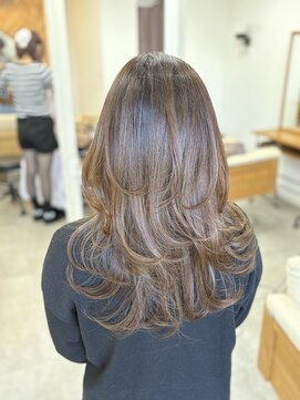 リングバイモアムー(Ring by Moremuu) レイヤーカット　バタフライレイヤー