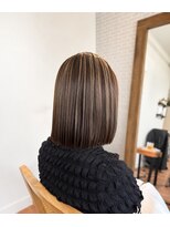 ノック(NOC.)&nbsp;切りっぱなしボブ×極細ハイライト ベージュカラー【善行】