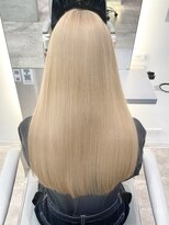 ダブルトーキョー シブヤ(W-TOKYO SHIBUYA)&nbsp;レイヤーカットブロンドカラーハイトーンブリーチハッシュカット