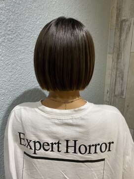 アクビ(AKUBI) ショート×インナーカラー