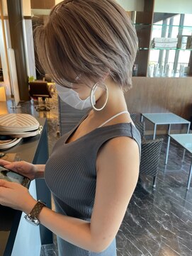 ビースターティス(Be Statice) くびれショート×La beige