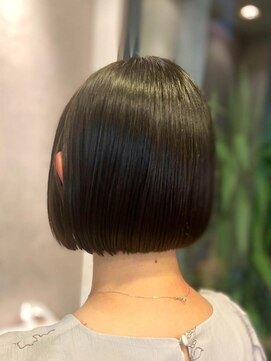 ユッカ エコル 塚口(YUCCA ekolu) ekolu style 355/プツッとボブ/透明感グレージュ/切りっぱなし
