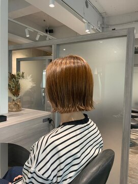 ブロッサム 東中野店 20代30代40代外ハネアッシュショートボブ