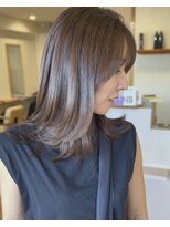 レアーリ(le ali)&nbsp;ラテブラウンでくびれヘア