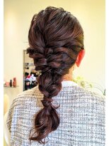 ラインズ美容室&nbsp;編み下ろしヘアアレンジ