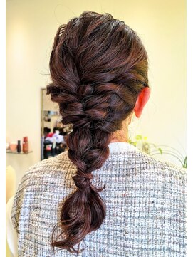 ラインズ美容室 編み下ろしヘアアレンジ