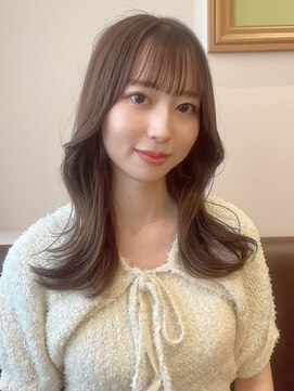 リタ(Lita) ★くびれヘア/韓国ヘア/ぱっつん/縮毛矯正/ベージュ