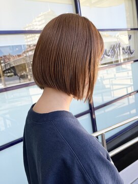 アテ(Ate) ぱつっとボブ