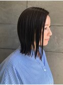 センターパート ストレート 艶髪 ダークカラー 切りっぱなし