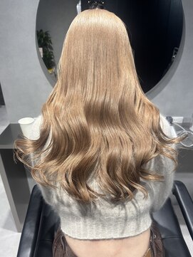 ルシティ(Le City) Sier beige 【ブリーチ/ダブルカラー/髪質髪質/レイヤー】