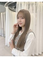 ハーツオオサカ(HE:ARTS OSAKA)&nbsp;ハイトーングレージュの韓国ロングヘアスタイル