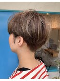 刈り上げ耳かけ女子