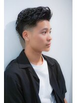 メリケンバーバーショップ コウベ(MERICAN BARBERSHOP KOBE)&nbsp;七三オールバックツイストパーマかき上げヘアコンマヘア