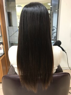 あさひ 風になびく愛されストレートヘア