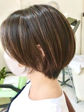 美容室ぬばたま 練馬店 ハイライト＆丸み大人ショートヘア