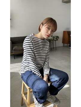 アン(Un) 【ワイドバングミニボブ】【ナチュラルミルクティ】【南船場】