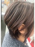 白髪ぼかしハイライト×ショートカット