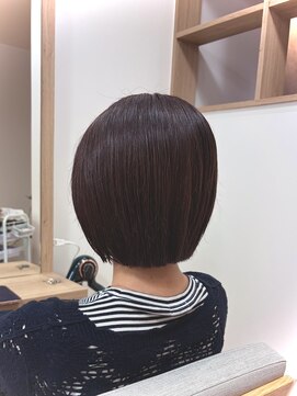 ユラギ(yuragi) 襟足ギリギリボブ