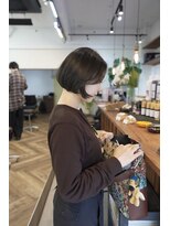 ルート(root) 丸みボブ オリーブベージュ レイヤーボブ