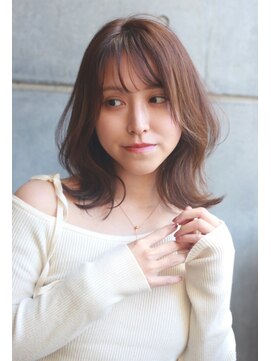 エミュ 表参道 青山(emu) 大人可愛いくびれミディアム簡単スタイリング表参道