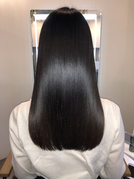 アールサロン アオヤマ(Rr SALON AOYAMA) プラチナミネコラストレート