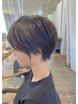 エクラバイナチュラル(eclat by Natural) アッシュグレー/シンプルショート/大人ショートボブ/小顔カット