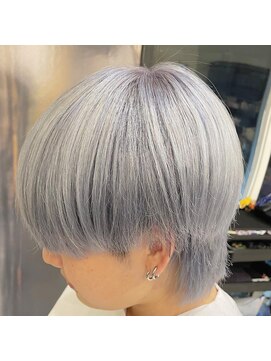 シリー(SILLY) ホワイトシルバーカラー！