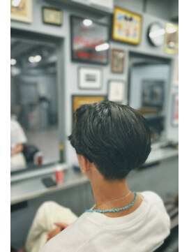 アイコン ブルー メンズ(I-CON #blue MEN'S) ナチュラルセンターパート【池袋フェード】